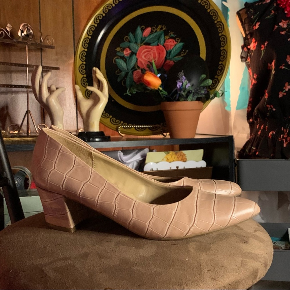 Naturalizer Pumps. Carmen style with a twist. Croc print